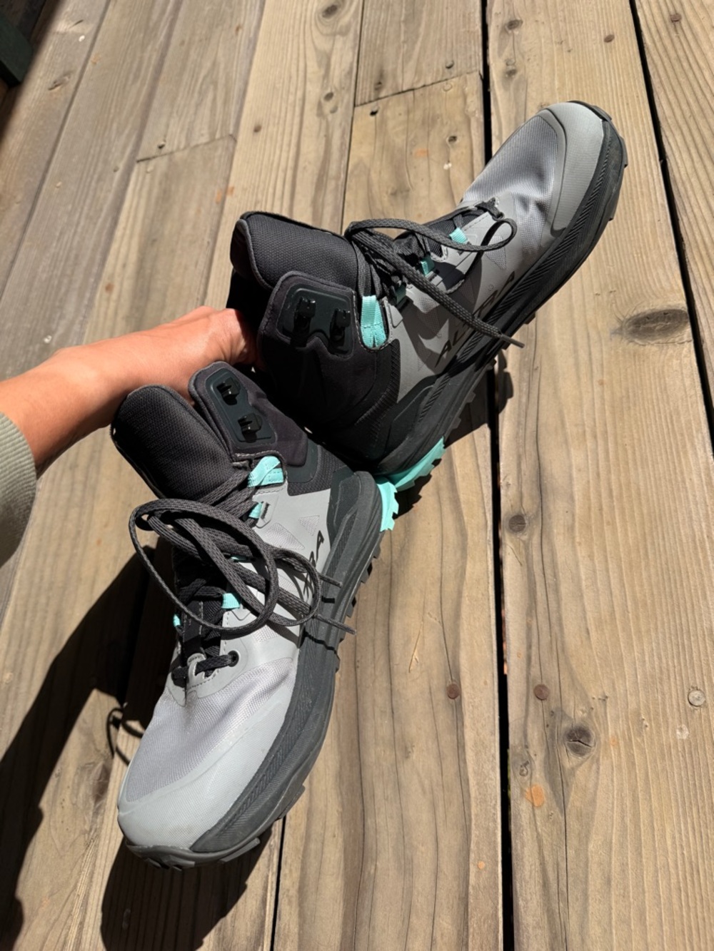 Altra Women's Lone Peak 9 Waterproof Gray and Teal Hiking Boots - Excellent - Picture 15 of 17